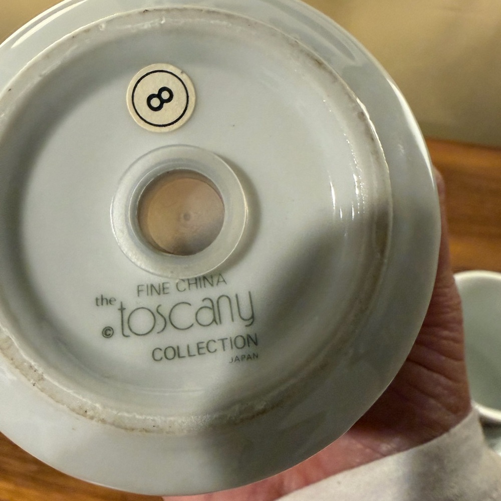 Made in Japan Small planters with Saucers - Picture 6 of 13